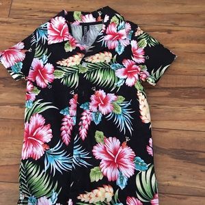4T magnum PI Hawaiian 🌺 shirt